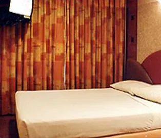 Hotel 81 Orchid Singapore 2*,  Singapore